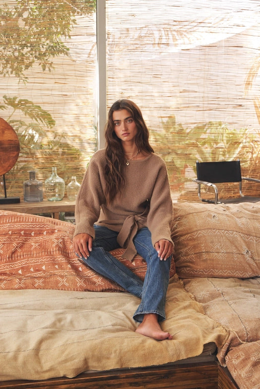 Thick Sweater With Waist Tie